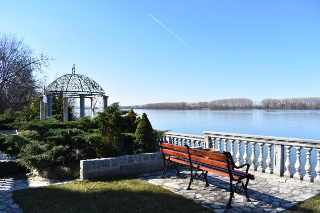 Vila Jugovo S Smederevo Luaran gambar