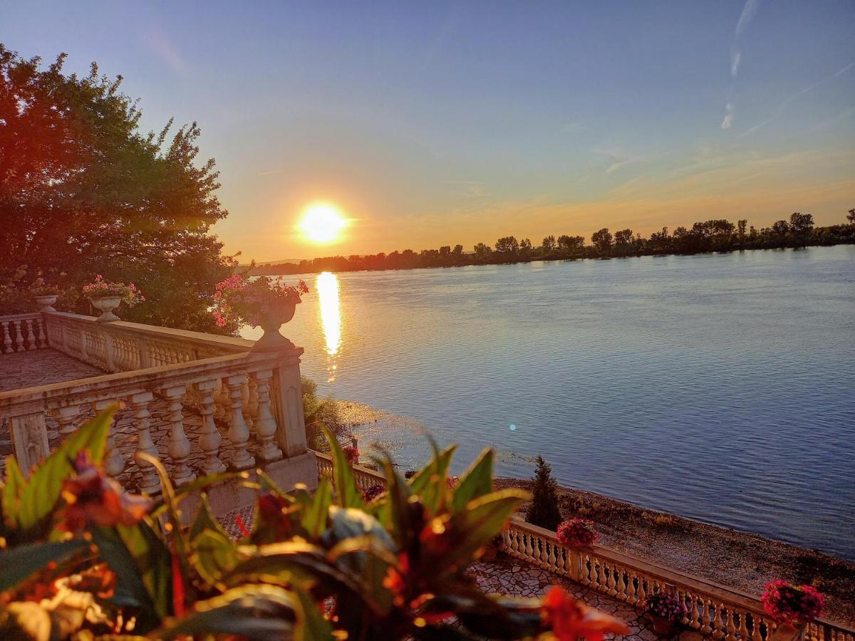 Vila Jugovo S Smederevo Luaran gambar