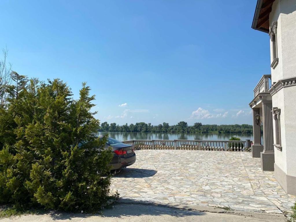 Vila Jugovo S Smederevo Bilik gambar